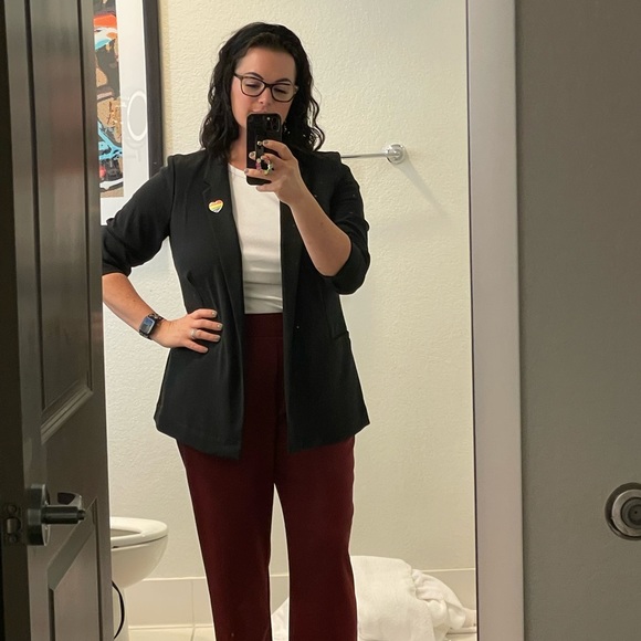 Meet your Posher, Cheryl - Picture 2 of 2